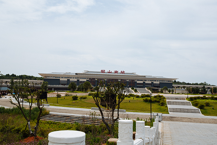 滬昆高鐵韶山南站站前廣場(chǎng)、站前路（K1+400～K2+060）